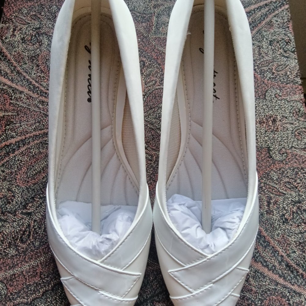 EASY STREET DRESS PUMPS SIZE 7.